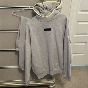 Essentials Gray Sweatpants & Joggers Set